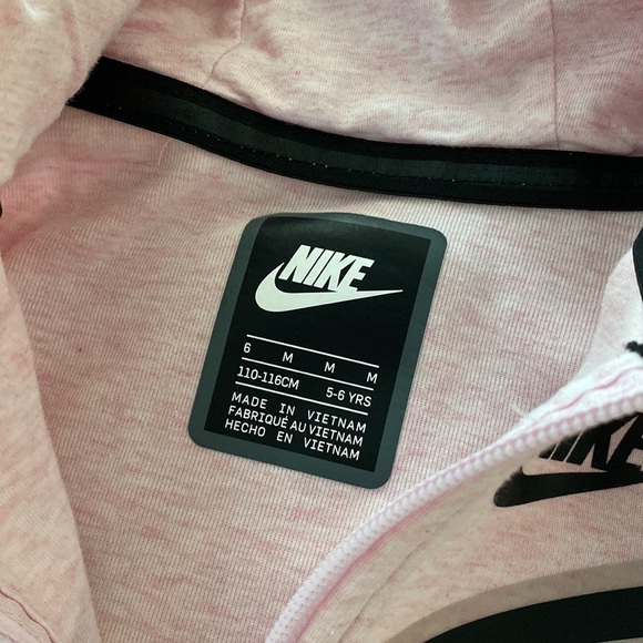 Nike Pink Outfit, size 5-6, Girls - Picture 5 of 9